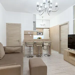 center-3-rooms-modern-designed-appartment.hotels-of-kiev.com/